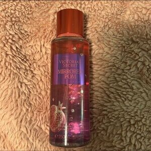 Victoria’s Secret Mirrored Pom